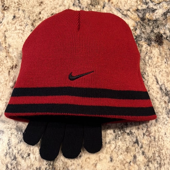 Nike boys  2 piece hat/gloves set - Picture 3 of 11